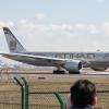 A6-LRB_B772_Etihad_formularone