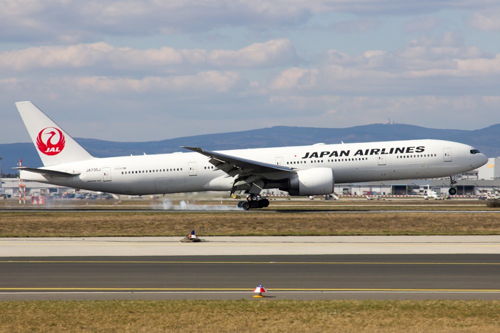 JA735J_B777_Japan_Airlines